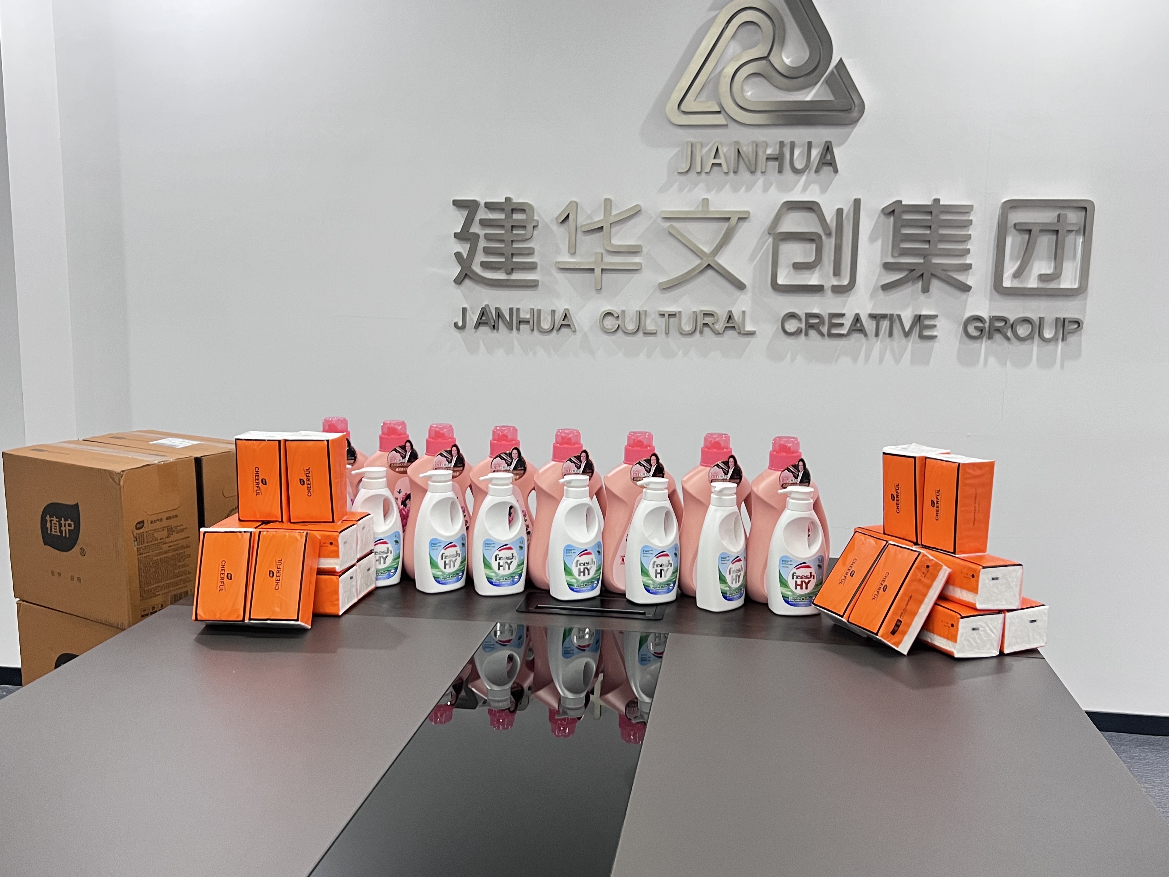 爱在春天，情暖三八——WPK(微扑克)文创集团工会为女职工发放暖心福利
